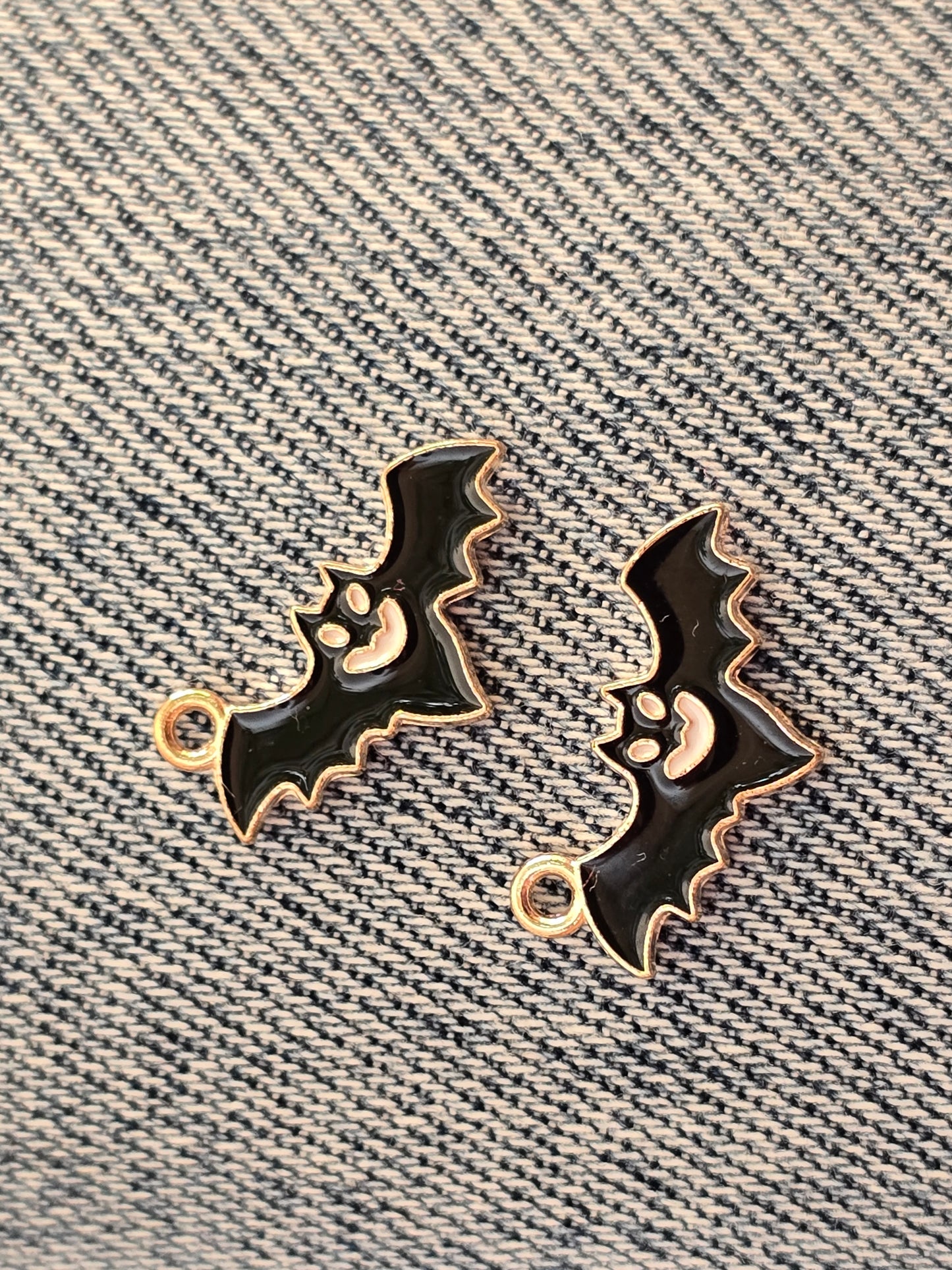 Vampyr Metal Pendant