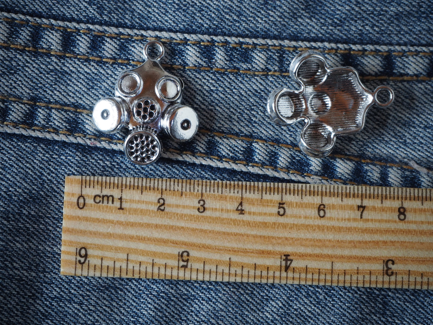 Mask Metal pendant