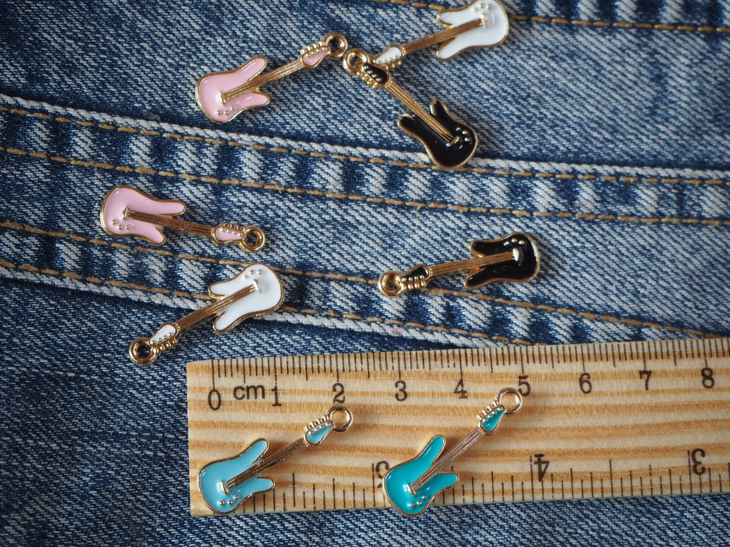 GUITAR mini metal pendant