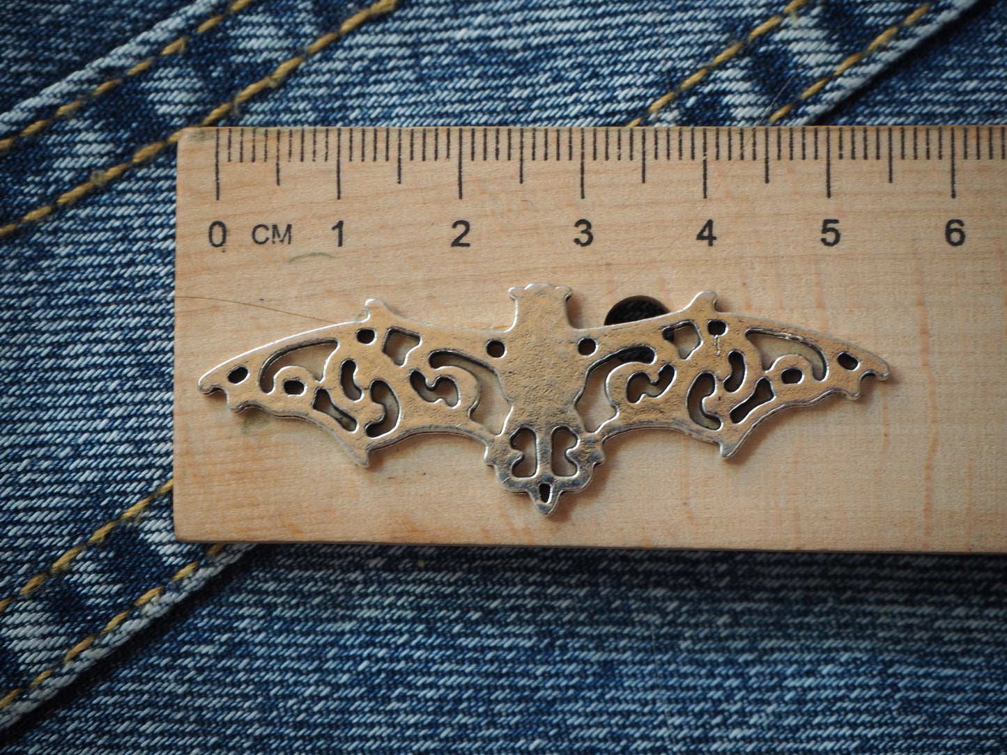 Vampyr Metal Pendant