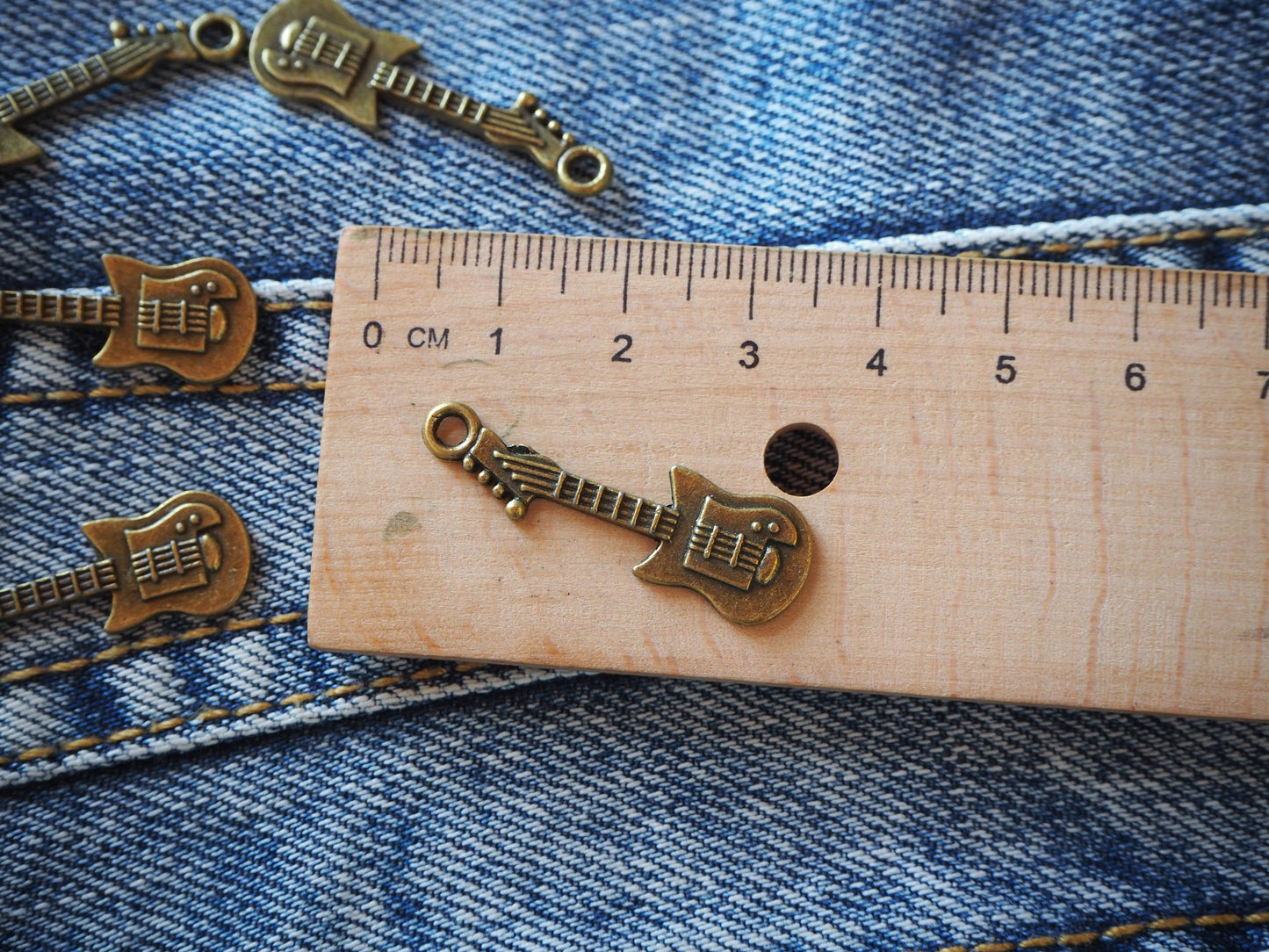 Guitar Metal Pendant