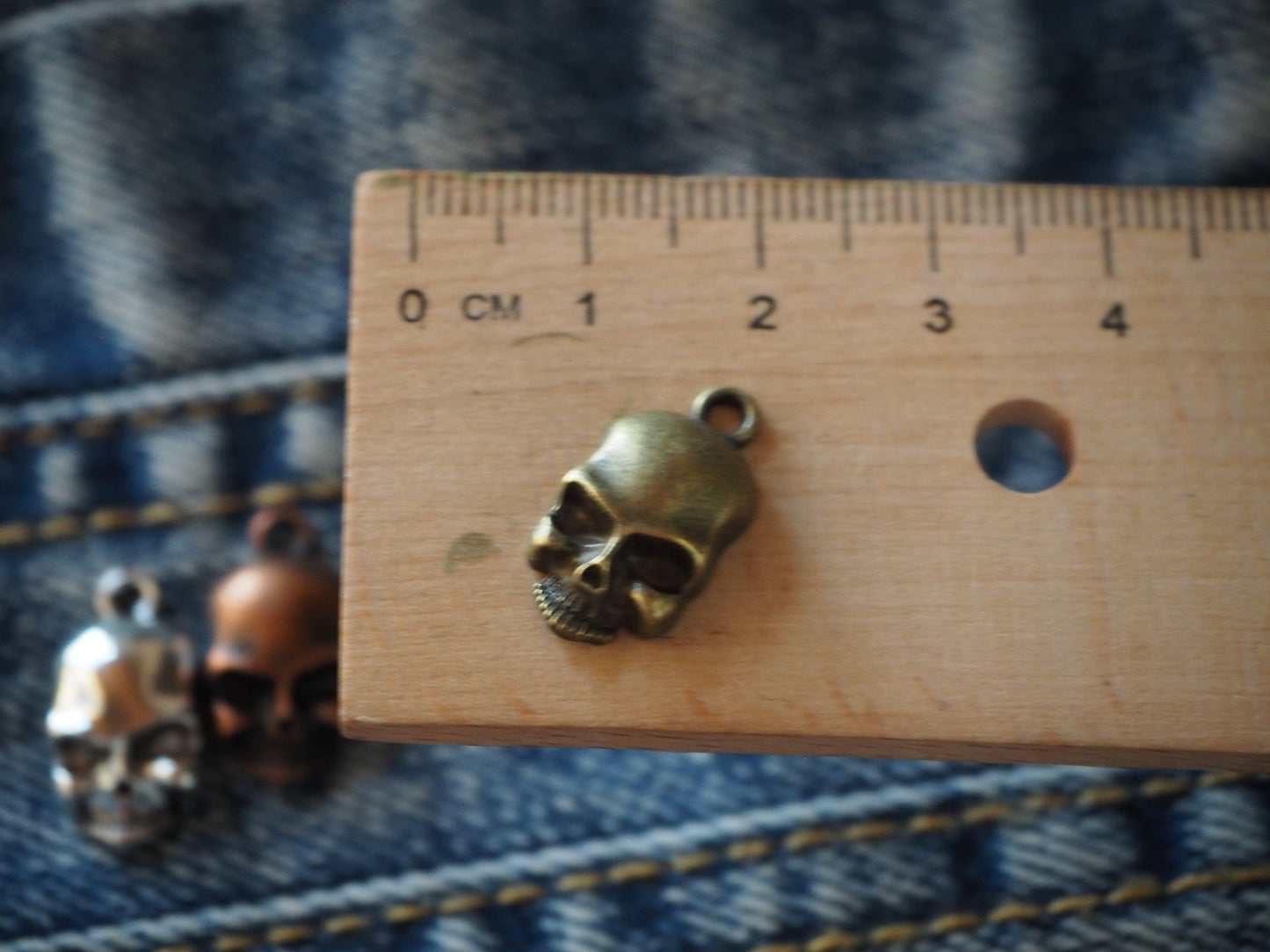 Skull metal pendant