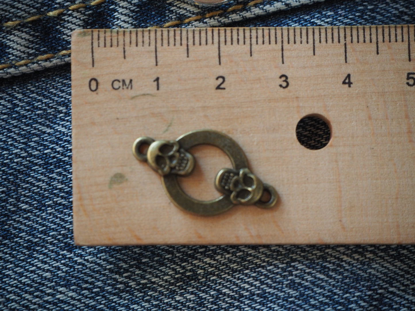 Skull metal pendant