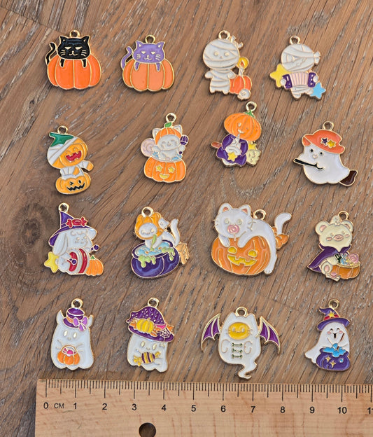 Helloween Metal pendant (various options)