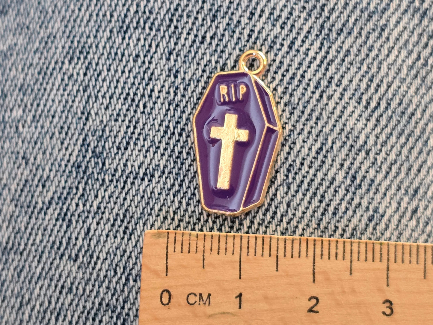 Coffin metal pendant