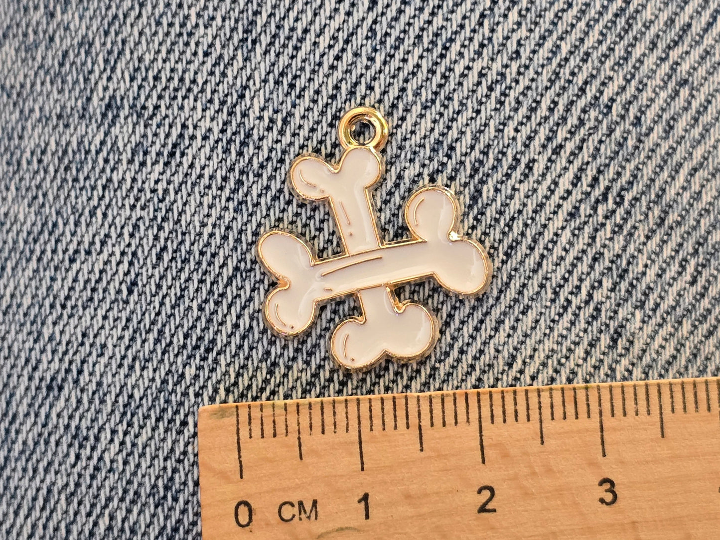 Inverted Cross Bones metal pendant