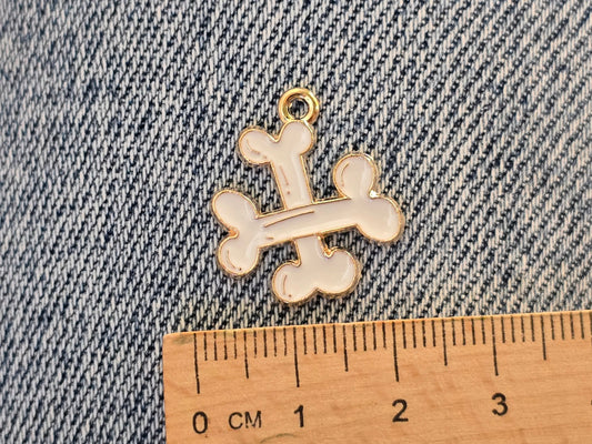 Inverted Cross Bones metal pendant