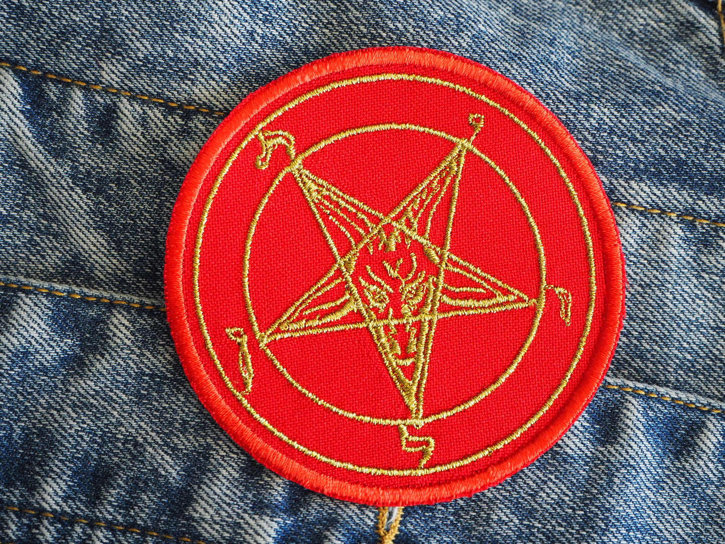 Pentagram Patch (red/gold)