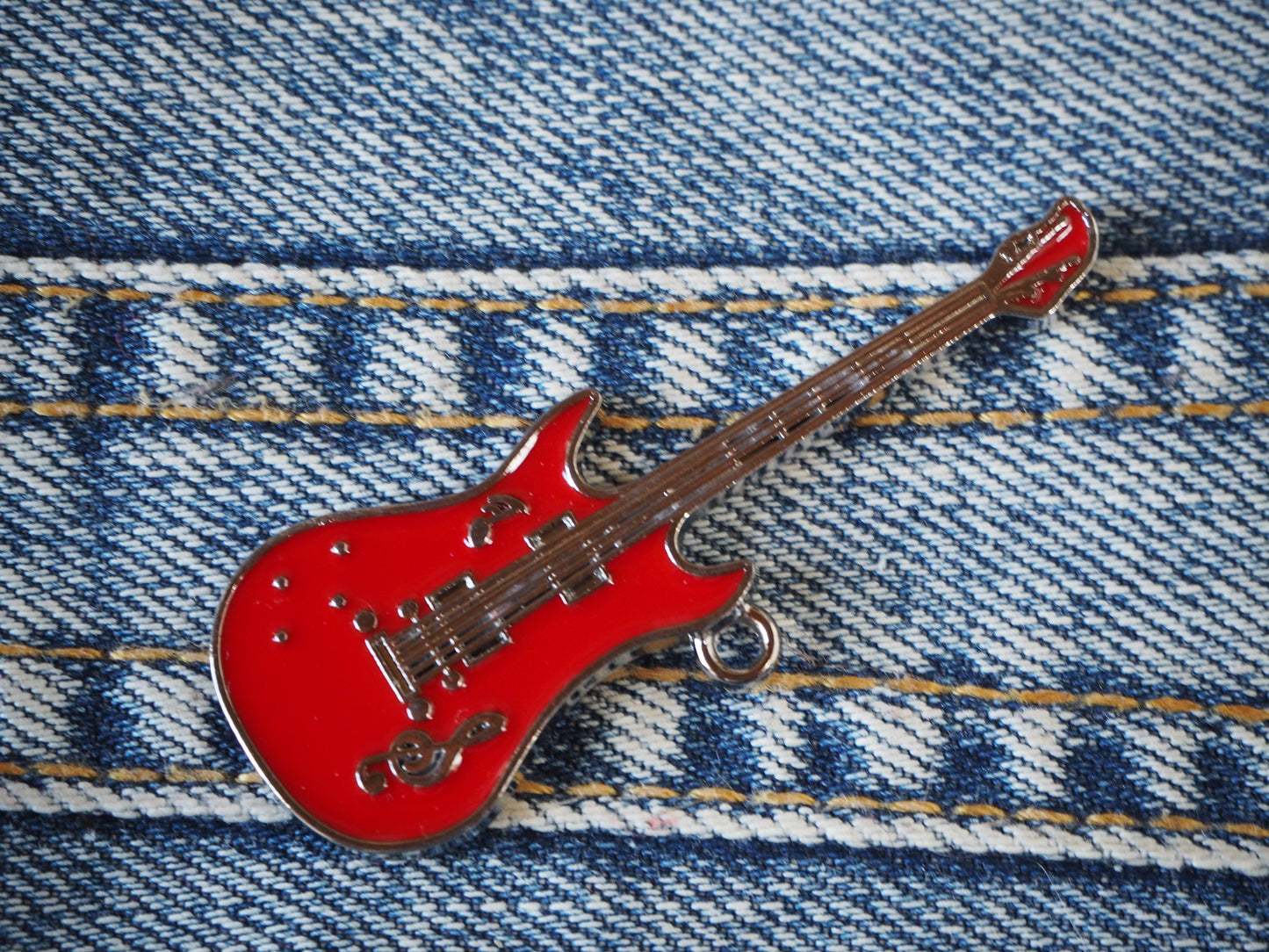 GUITAR metal pendant