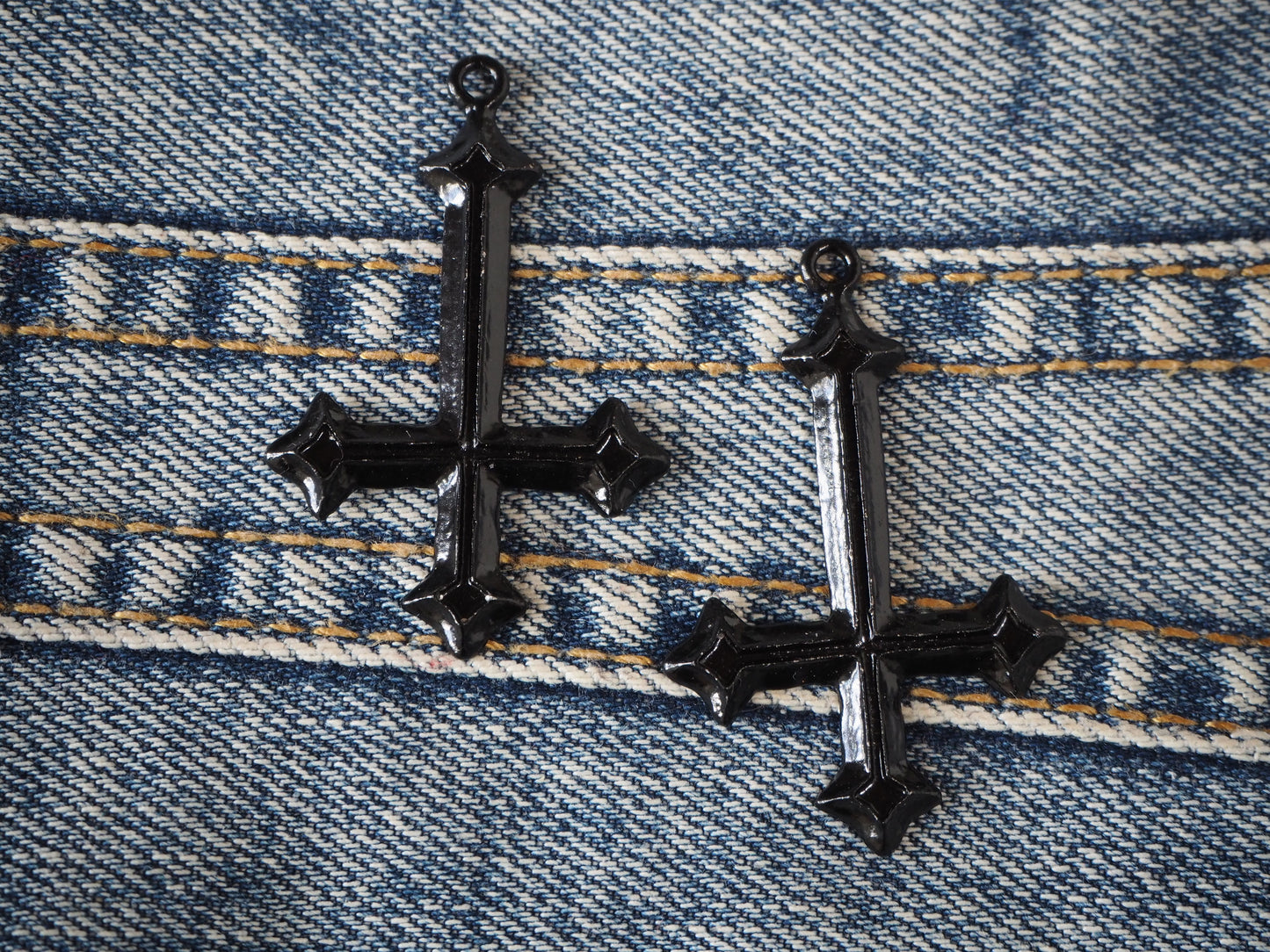 INVERTED GOTHIC CROSS metal pendant
