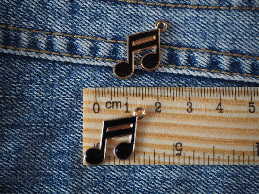 NOTE mini metal pendant