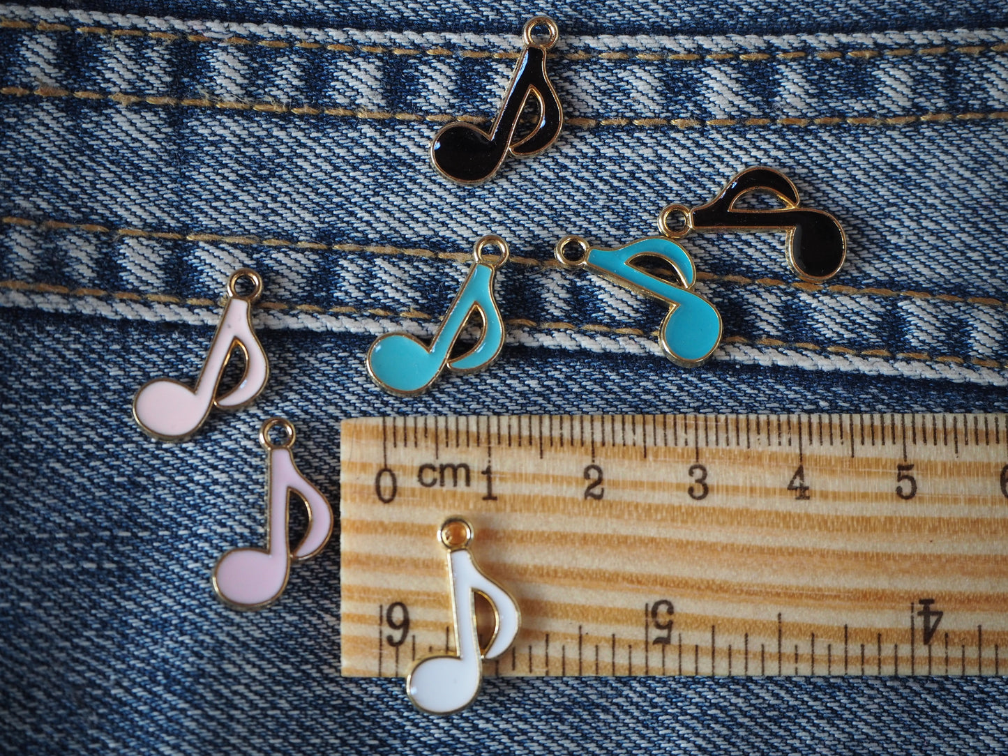 NOTE mini metal pendant