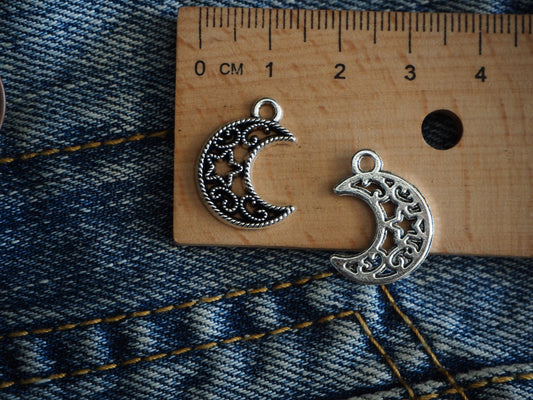 Lune Metal Pendant