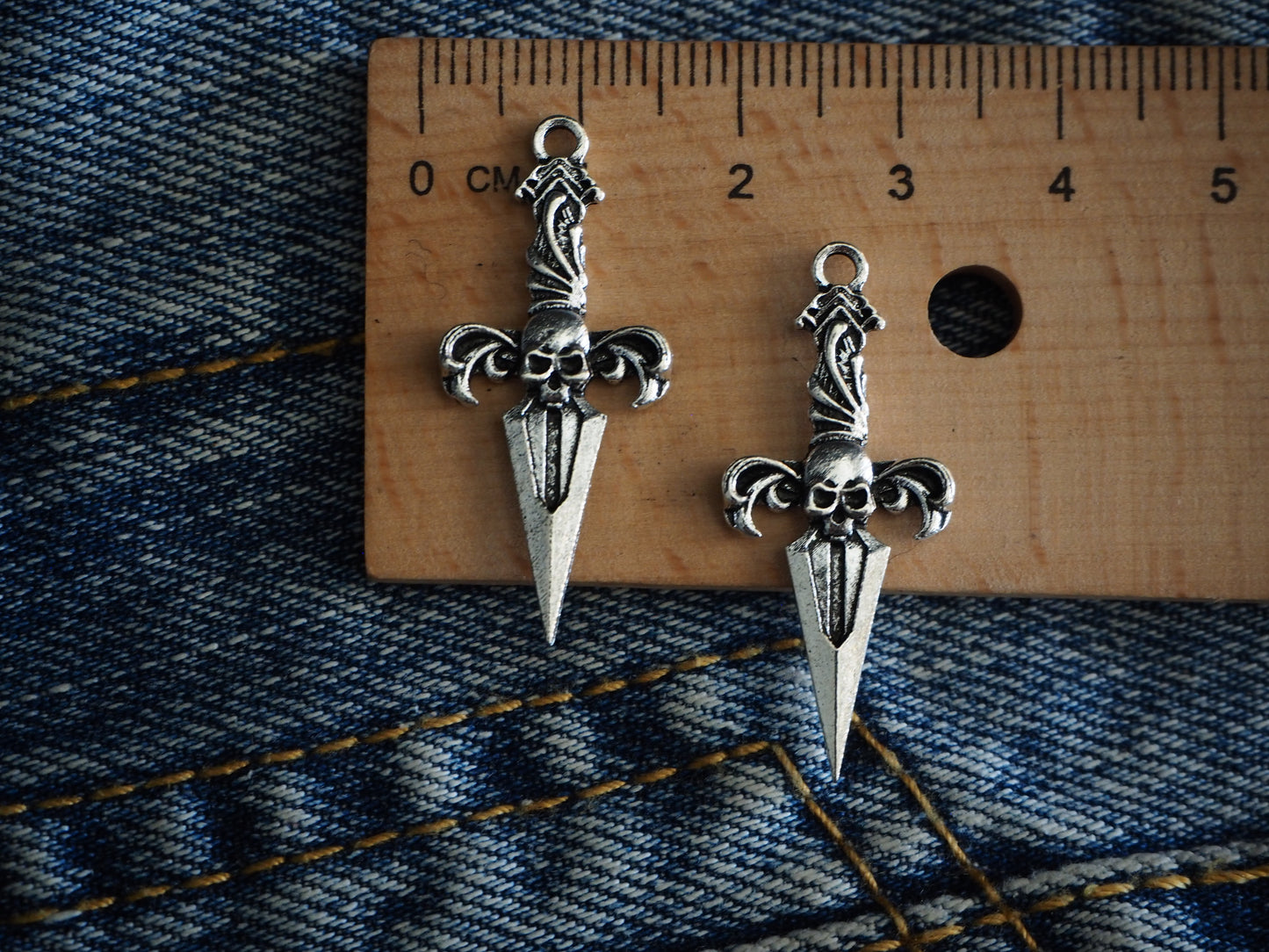 Vampyric Knіfe Metal Pendant