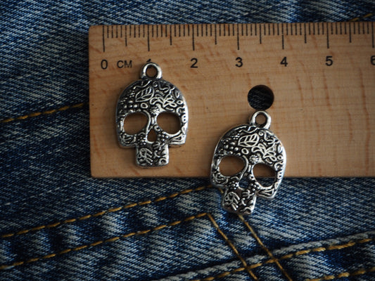 Skull Metal Pendant