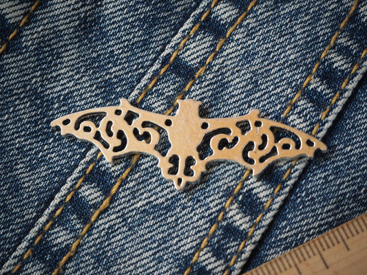 Vampyr Metal Pendant