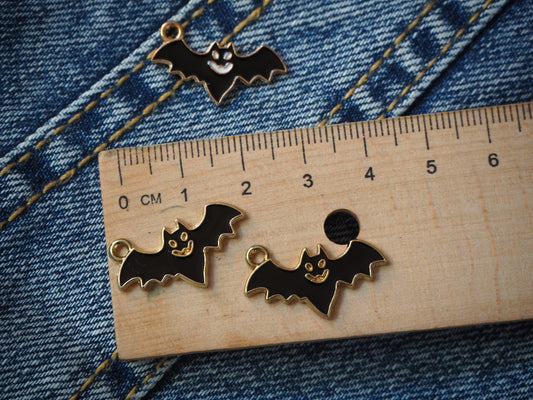 Vampyr Metal Pendant