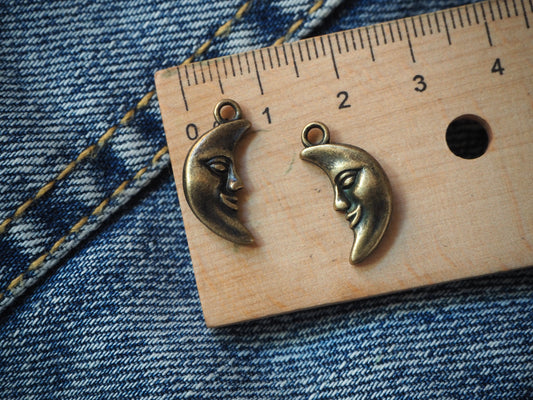 Lune Metal Pendant