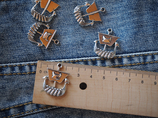 Viking Drakkar Metal Pendant