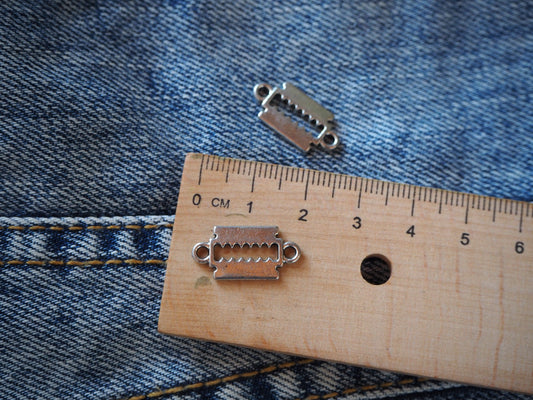 Razorblade Mini Metal Pendant