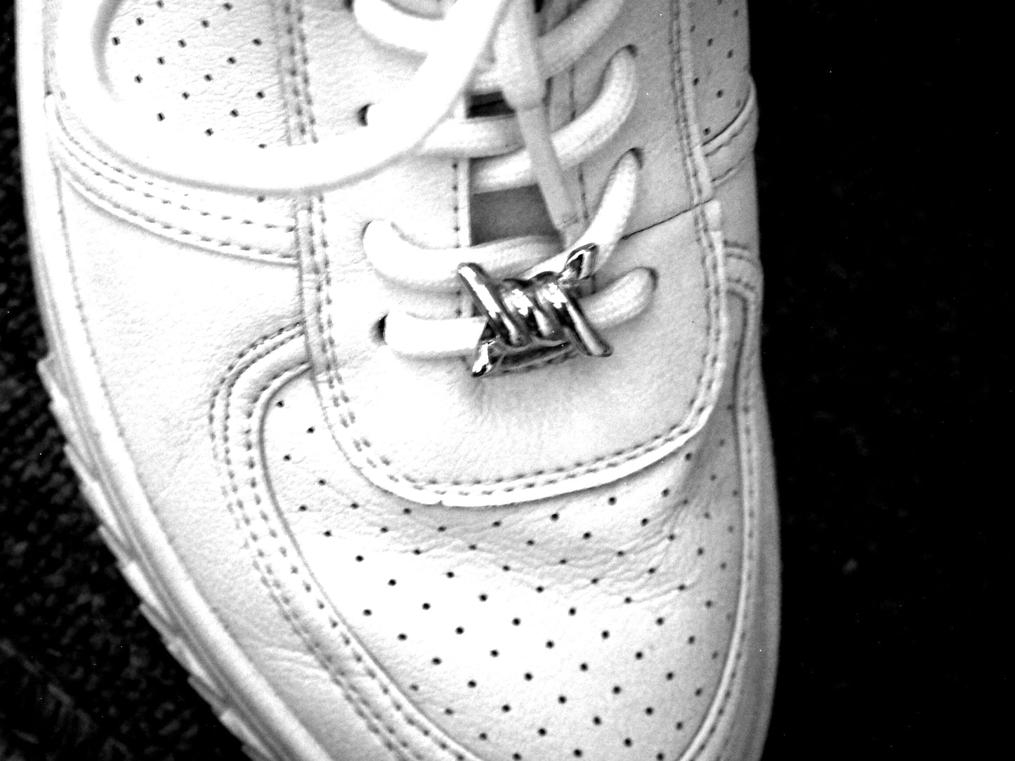 Barbed Wire Lace Charm (shoelace buckle)