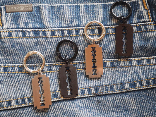 Razorblade Metal Pendant / Keyring (various colors)