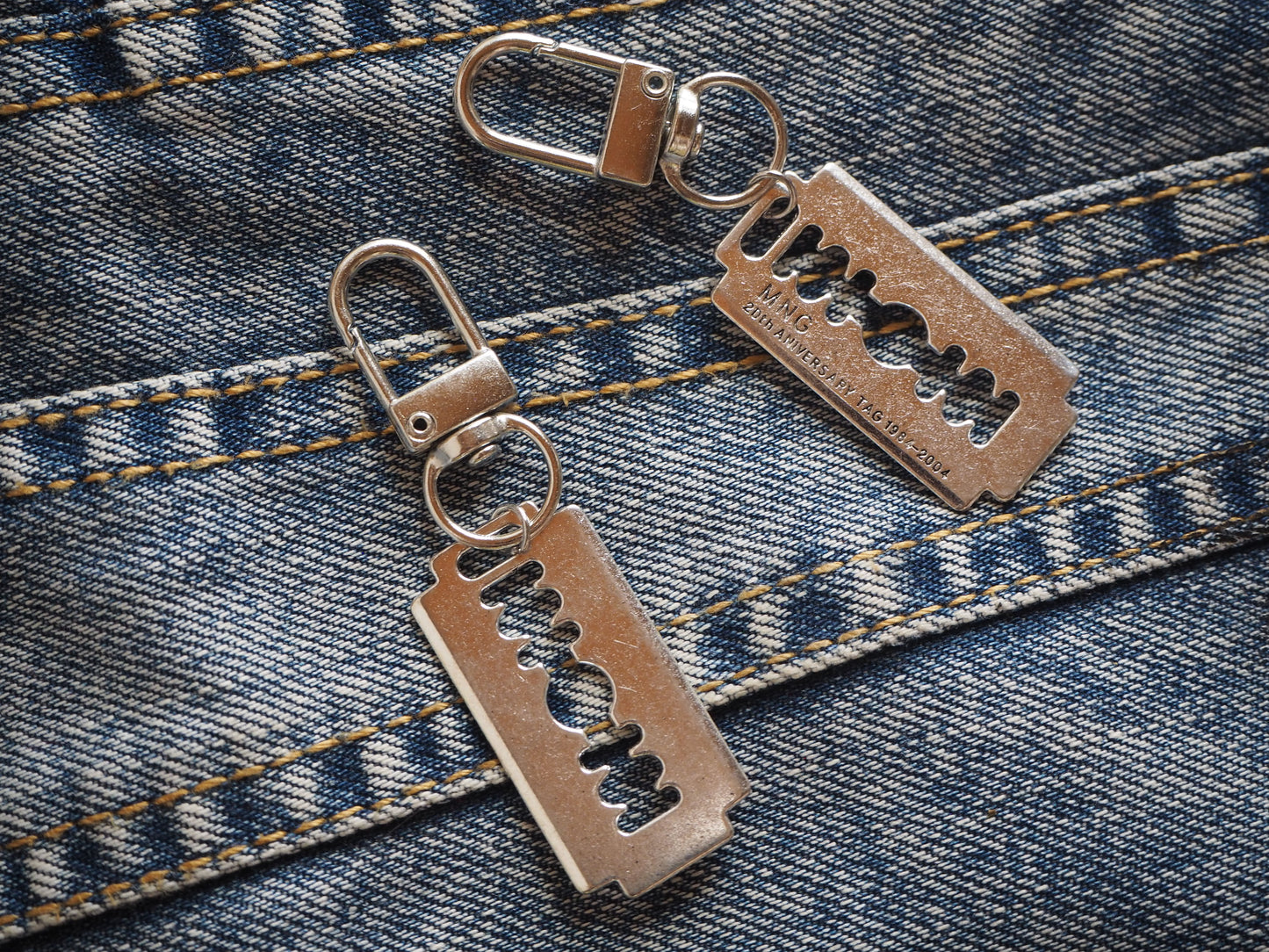 Razorblade Metal Pendant / Keyring