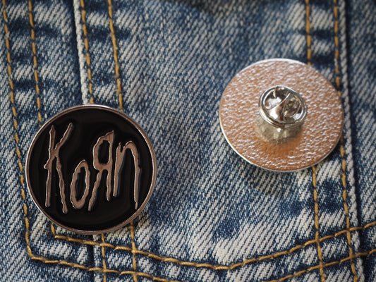 K0яN metal pin