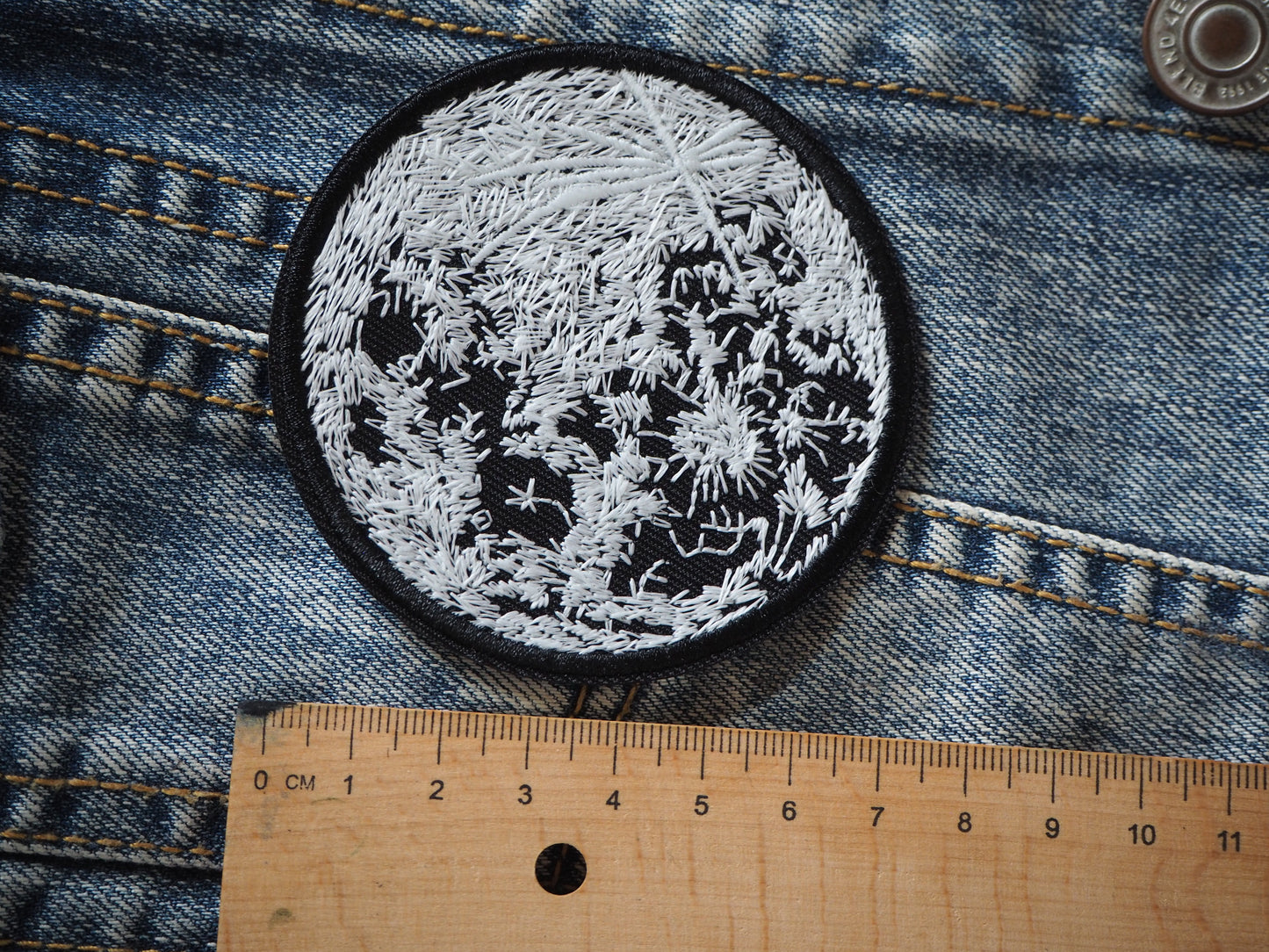 LUNE (GLOW-IN-THE-DARK!!!!!) Embroidered Patch