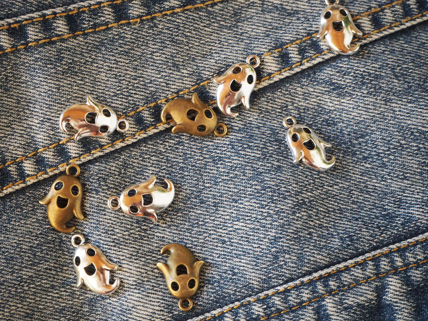 Srrtykull metal pendant