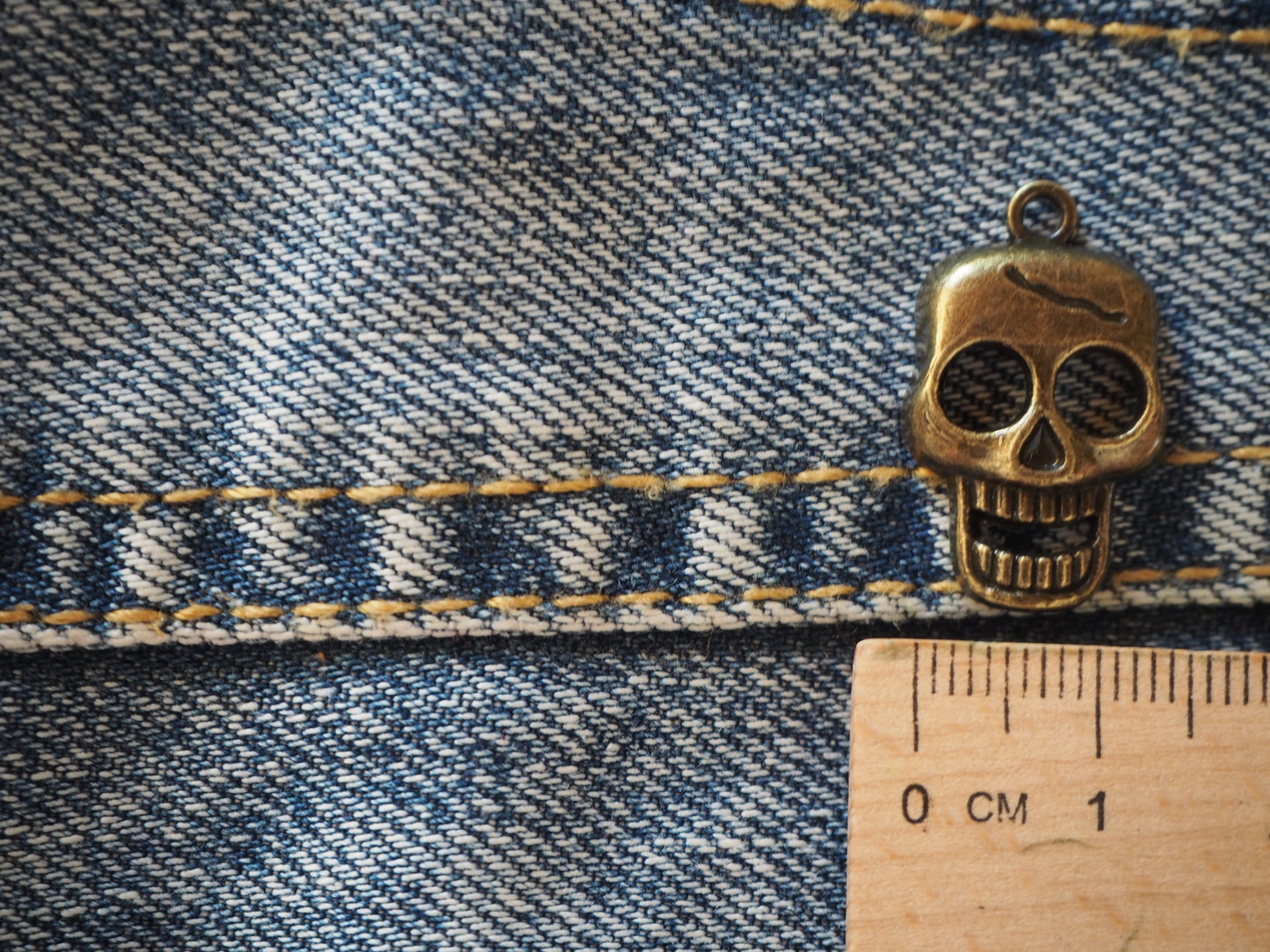Skull metal pendant