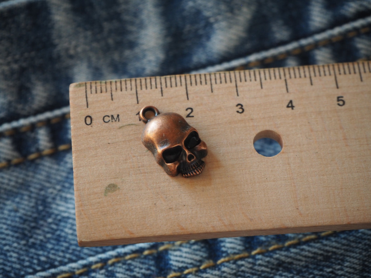 Skull metal pendant