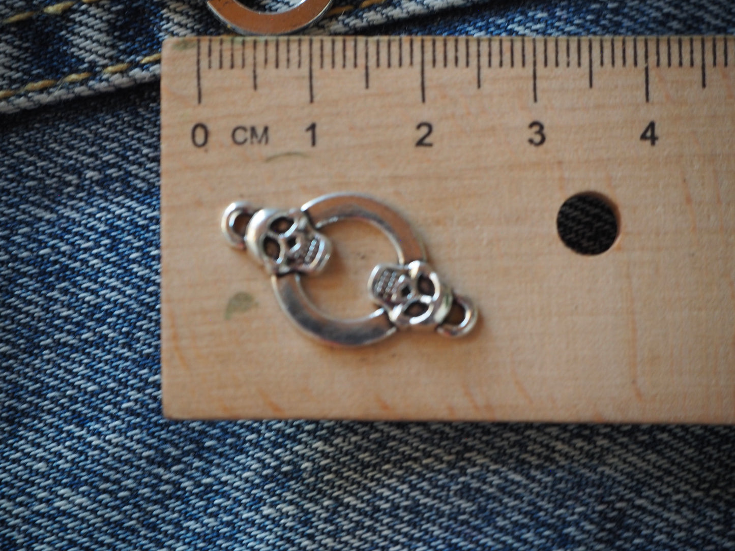 Skull metal pendant
