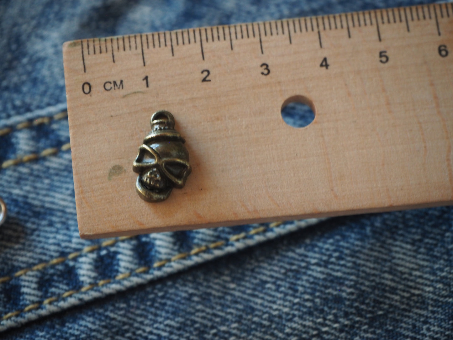 Skull metal pendant