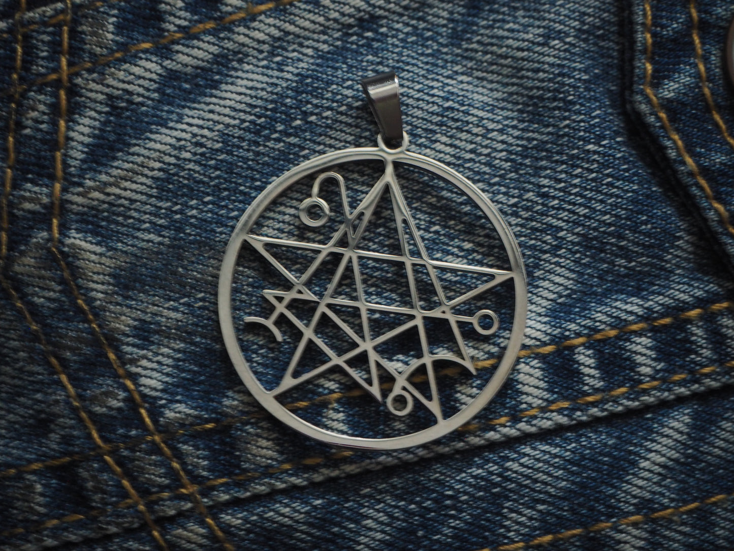 Necronomicon Occult Ctulhu Lovecraft Metal Pendant