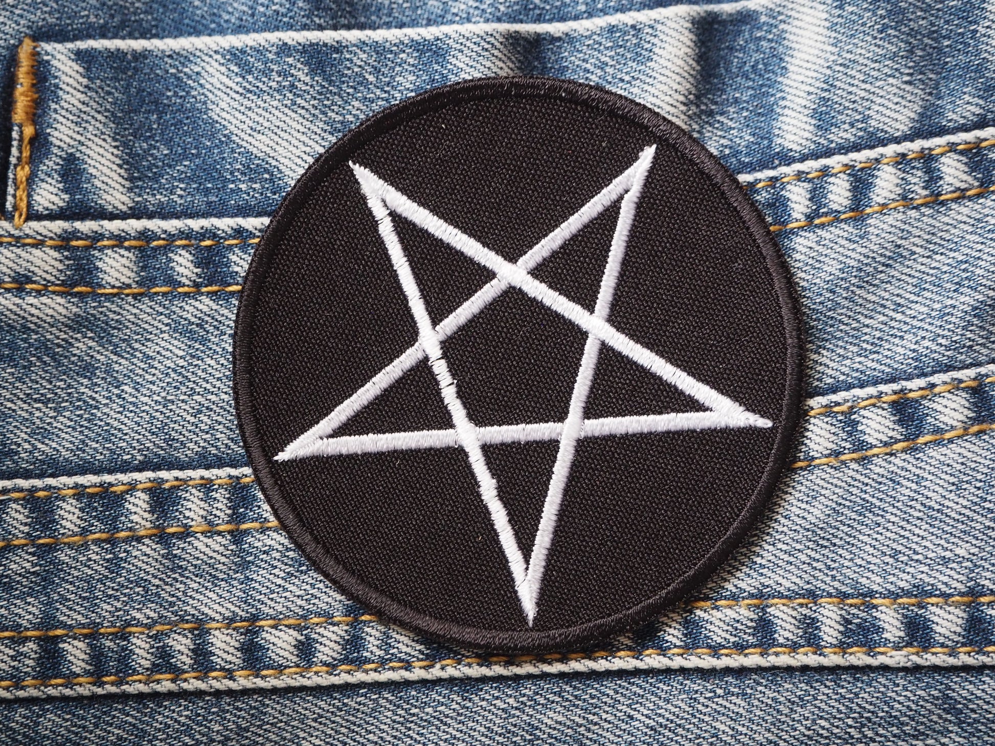 Badge Pastel Goth Pentagram 3.1 cm - Pins et badges - Achat & prix