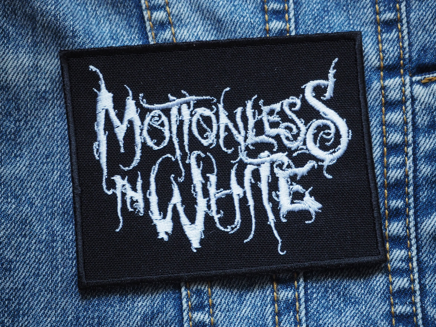 Motіoness In White Patch